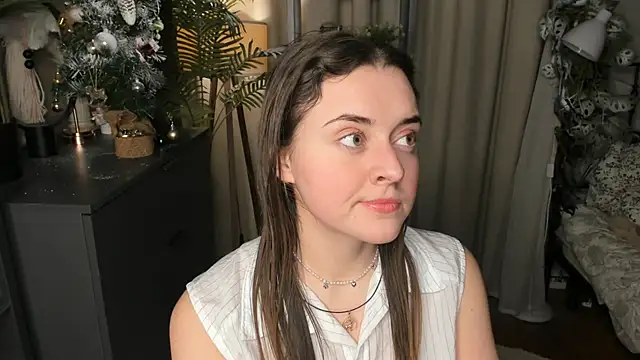 ThelmaJusto online show from December 22, 3:45 pm