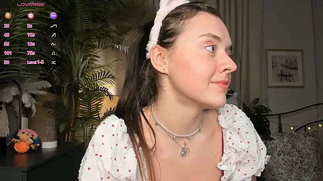 ThelmaJusto online show from March 21, 4:00 pm