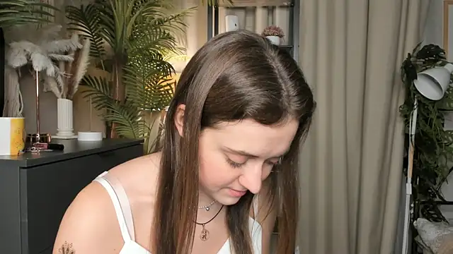 ThelmaJusto online show from November 6, 2:21 pm