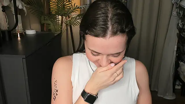 ThelmaJusto online show from December 20, 3:15 pm