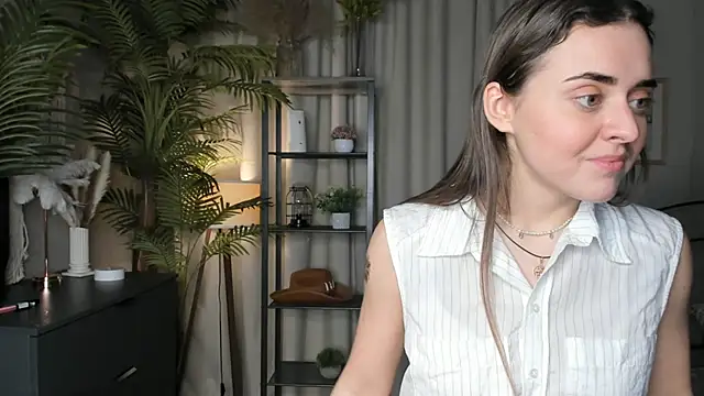 ThelmaJusto online show from November 8, 2:20 pm