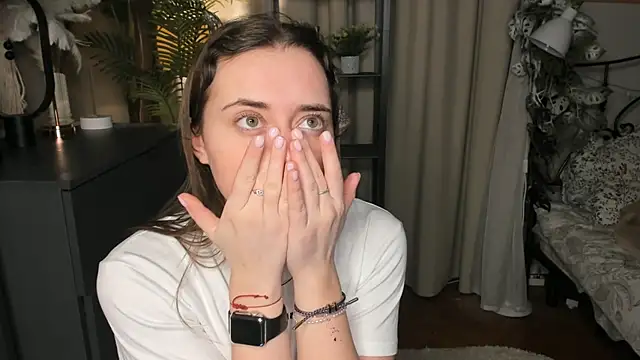 ThelmaJusto online show from December 18, 3:16 pm