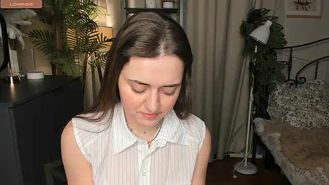 ThelmaJusto online show from December 5, 3:43 pm