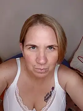 Snapshot of LaceyWestxx chatting on November 12, 6:12 pm LaceyWestxx online show from November 12, 6:12 pm