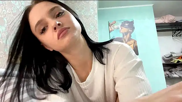 Snapshot of SorayaTrieger chatting on October 8, 9:00 am SorayaTrieger online show from October 8, 9:00 am