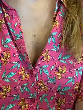 Snapshot of melisss2 chatting on November 22, 12:04 pm melisss2 online show from November 22, 12:04 pm