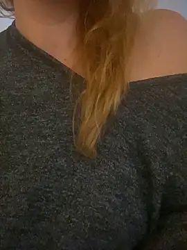 Snapshot of melisss2 chatting on November 11, 2:45 pm melisss2 online show from November 11, 2:45 pm