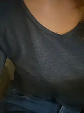 Snapshot of melisss2 chatting on November 24, 8:47 am melisss2 online show from November 24, 8:47 am