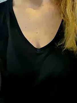 Snapshot of melisss2 chatting on November 21, 7:29 am melisss2 online show from November 21, 7:29 am