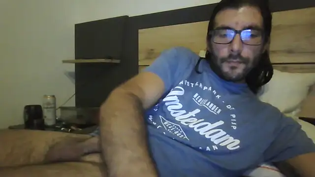 Snapshot of Arbneh69 chatting on October 15, 4:37 pm Arbneh69 online show from October 15, 4:37 pm