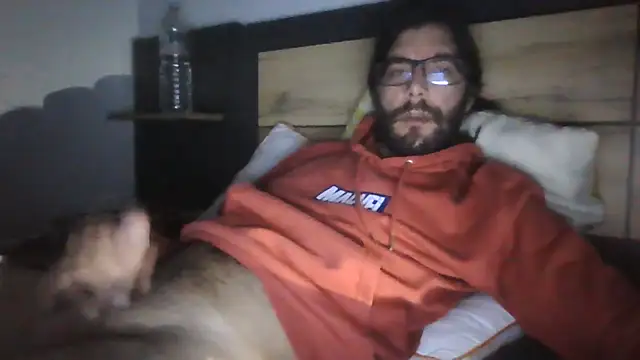 Snapshot of Arbneh69 chatting on October 8, 8:20 pm Arbneh69 online show from October 8, 8:20 pm