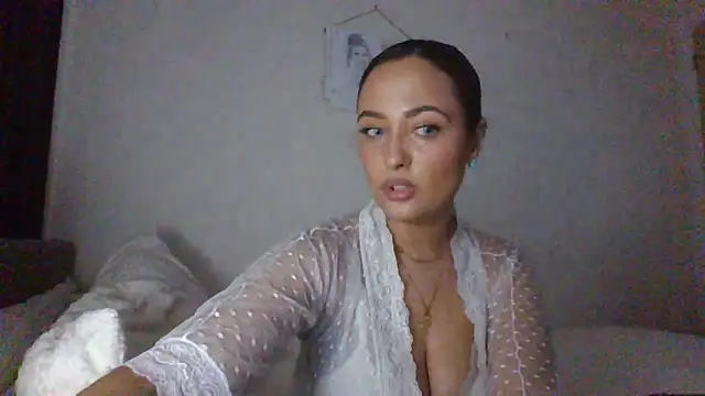 Snapshot of DommeMariaLopez95 chatting on December 15, 8:25 pm DommeMariaLopez95 online show from December 15, 8:25 pm