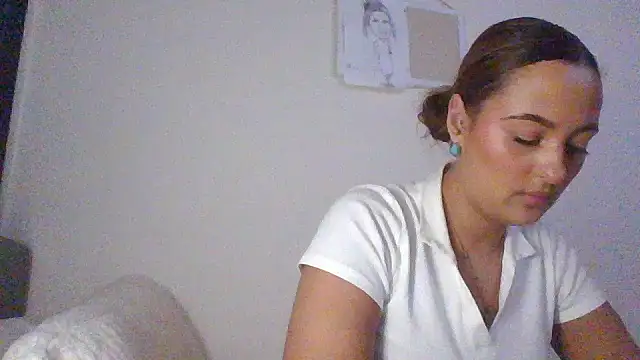 Snapshot of DommeMariaLopez95 chatting on December 14, 11:10 pm DommeMariaLopez95 online show from December 14, 11:10 pm
