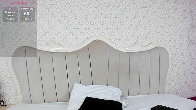 MarcelaCortes online show from April 7, 9:49 pm