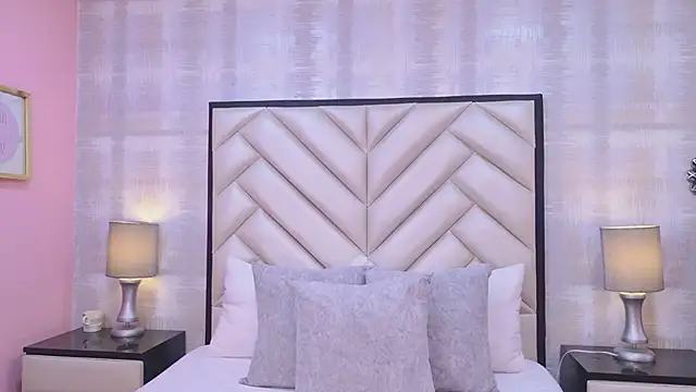 Snapshot of CristalShayy chatting on February 16, 12:04 pm CristalShayy online show from February 16, 12:04 pm