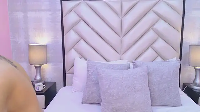 Snapshot of CristalShayy chatting on February 18, 11:50 am CristalShayy online show from February 18, 11:50 am