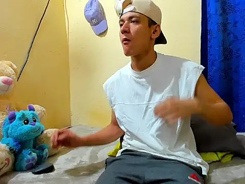 dylan navas online show from November 2, 9:20 pm