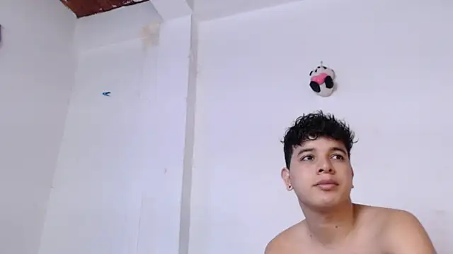 Snapshot of Dominic_king7 chatting on October 19, 9:17 pm Dominic king7 online show from October 19, 9:17 pm