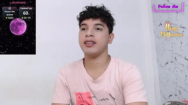 Snapshot of Dominic_king7 chatting on October 28, 12:00 am Dominic king7 online show from October 28, 12:00 am