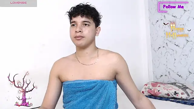 Snapshot of Dominic_king7 chatting on October 26, 1:39 am Dominic king7 online show from October 26, 1:39 am