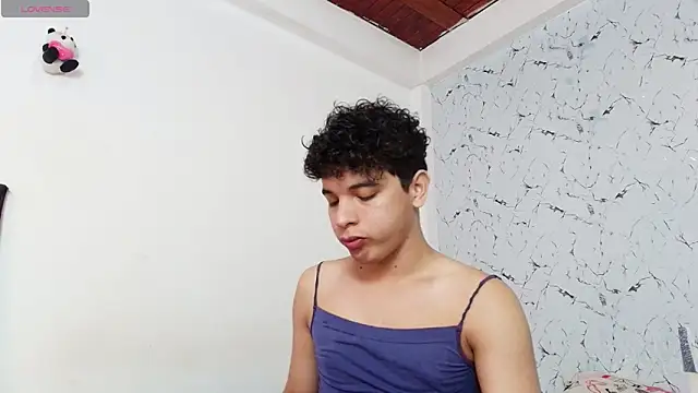 Snapshot of Dominic_king7 chatting on November 11, 9:42 pm Dominic king7 online show from November 11, 9:42 pm