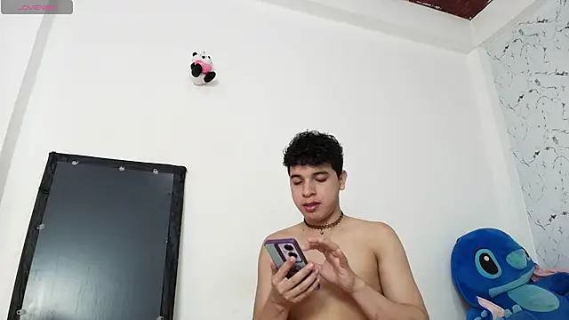 Snapshot of Dominic_king7 chatting on November 9, 3:21 am Dominic king7 online show from November 9, 3:21 am