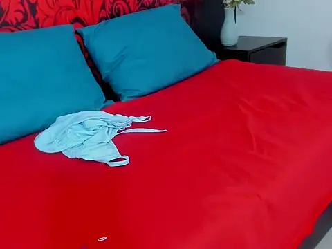 Snapshot of Candy_sweety1 chatting on December 4, 2:05 pm Candy sweety1 online show from December 4, 2:05 pm