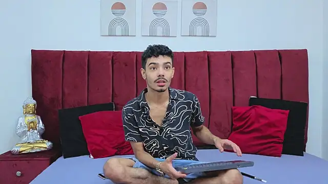 Timothe Evans online show from October 17, 8:54 pm