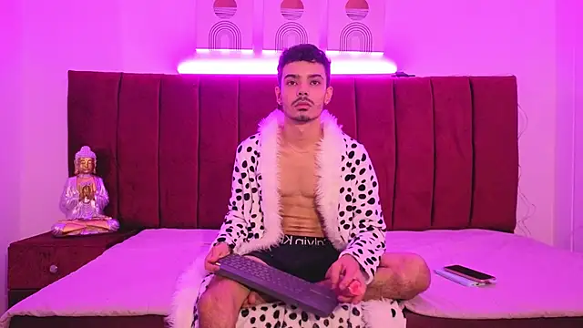 Timothe Evans online show from October 18, 10:01 pm