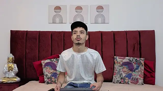 Timothe Evans online show from October 14, 9:04 pm