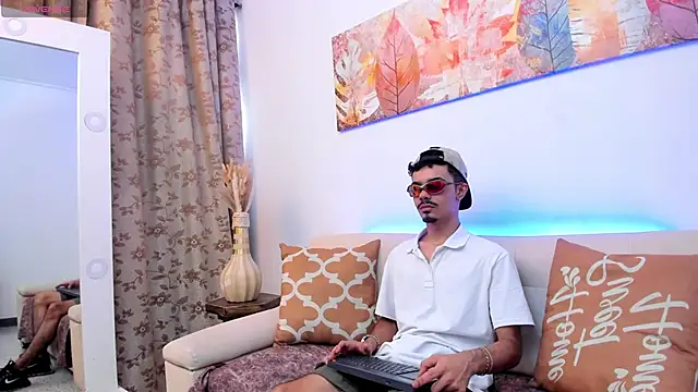 Timothe Evans online show from November 7, 7:40 pm