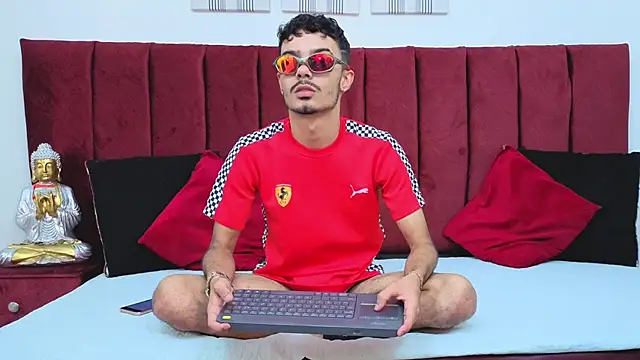 Timothe Evans online show from October 11, 8:54 pm