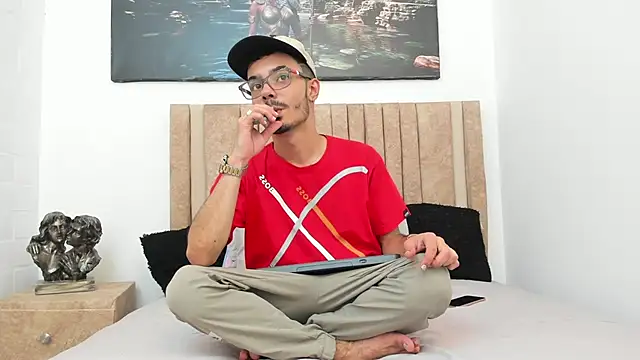 Timothe Evans online show from November 1, 8:36 pm