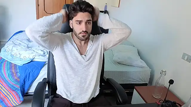 Al3xox02 online show from April 10, 9:38 am