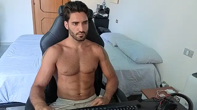 Snapshot of Al3xox02 chatting on June 19, 10:10 am Al3xox02 online show from June 19, 10:10 am