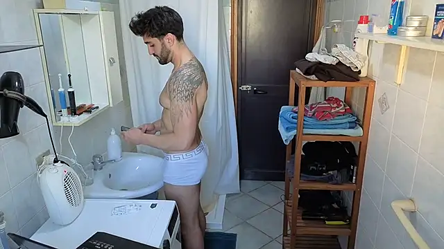 Al3xox02 online show from March 25, 1:32 pm