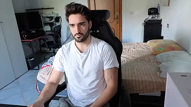 Al3xox02 online show from February 25, 8:36 am