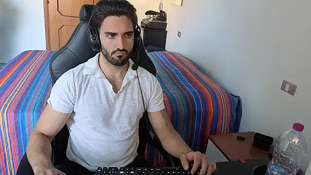 Al3xox02 online show from April 16, 12:28 pm