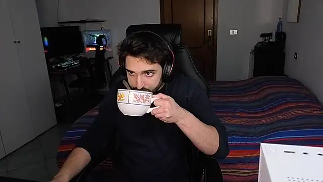 Al3xox02 online show from March 1, 7:36 pm