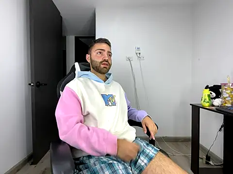 Snapshot of Nathan_Ryder chatting on October 22, 11:25 pm Nathan Ryder online show from October 22, 11:25 pm