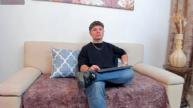 Leoo Miller online show from October 8, 8:53 pm