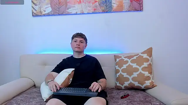 Leoo Miller online show from October 9, 8:53 pm