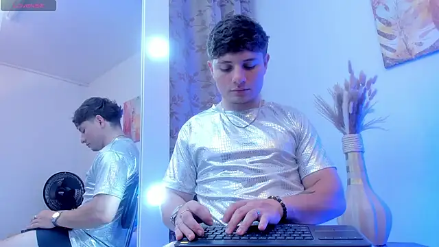 Leoo Miller online show from October 16, 9:34 pm