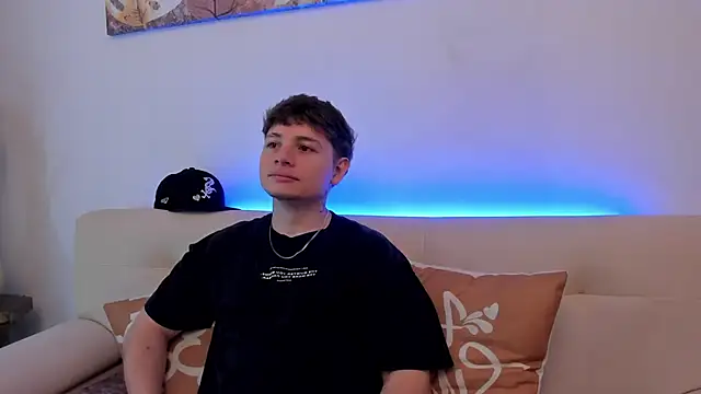 Snapshot of Leoo_Miller chatting on October 24, 7:57 pm Leoo Miller online show from October 24, 7:57 pm