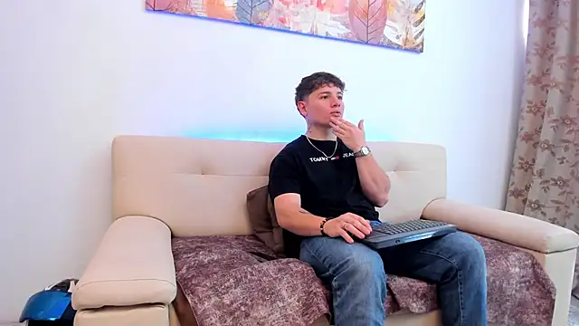 Leoo Miller online show from October 7, 8:43 pm
