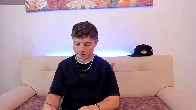 Leoo Miller online show from October 14, 9:15 pm