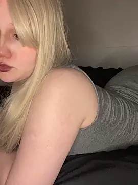 Snapshot of Darling_Bri_ chatting on November 5, 2:09 pm Darling Bri online show from November 5, 2:09 pm