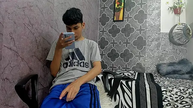 sexyboys cutex18 online show from February 14, 11:05 pm