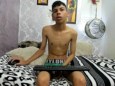 sexyboys cutex18 online show from November 3, 8:23 pm