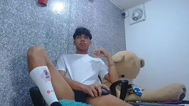 sexyboys cutex18 online show from April 10, 2:07 am
